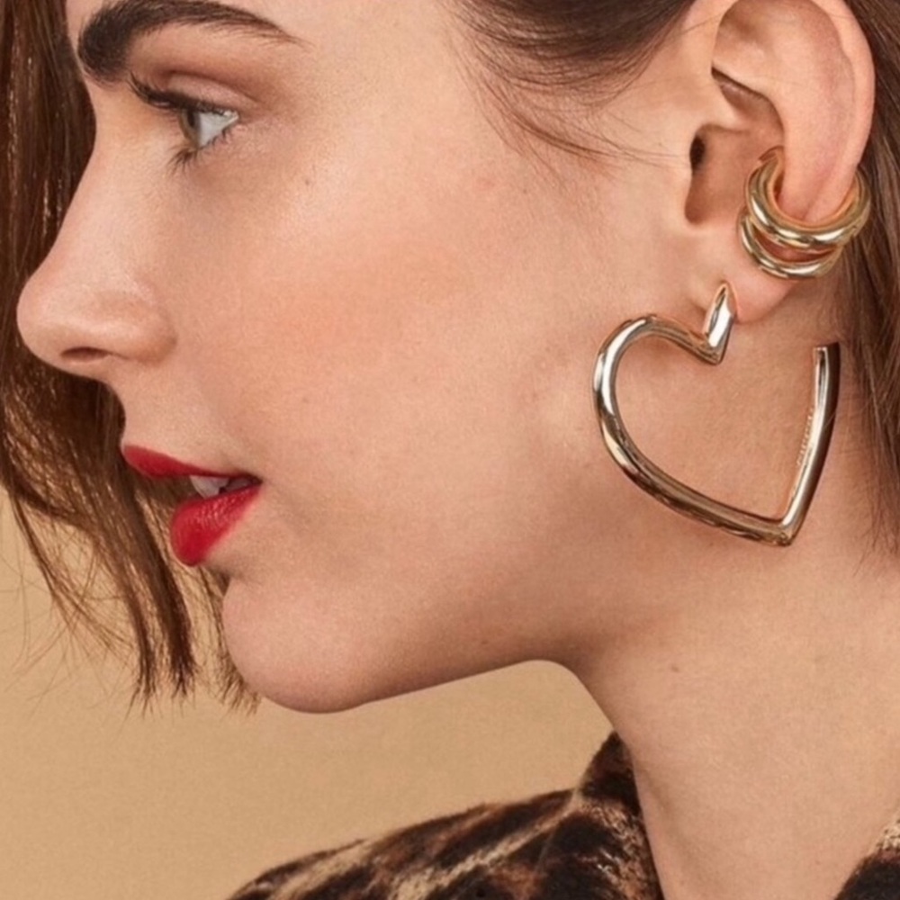 The Daisy - Golden Heart Hoop Earrings